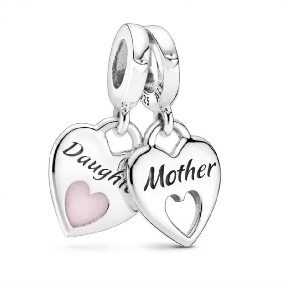 Mor Og Datter Dingler Sjarmerer Pandora